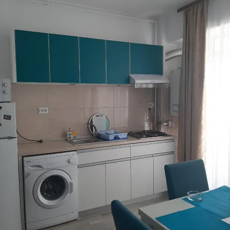 Daire Summerland Mrs *