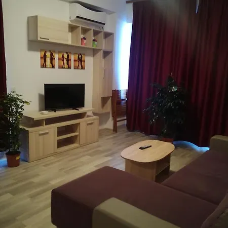 Summerland Mrs * Mamaia