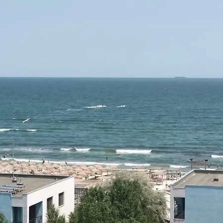 Daire Summerland Mrs